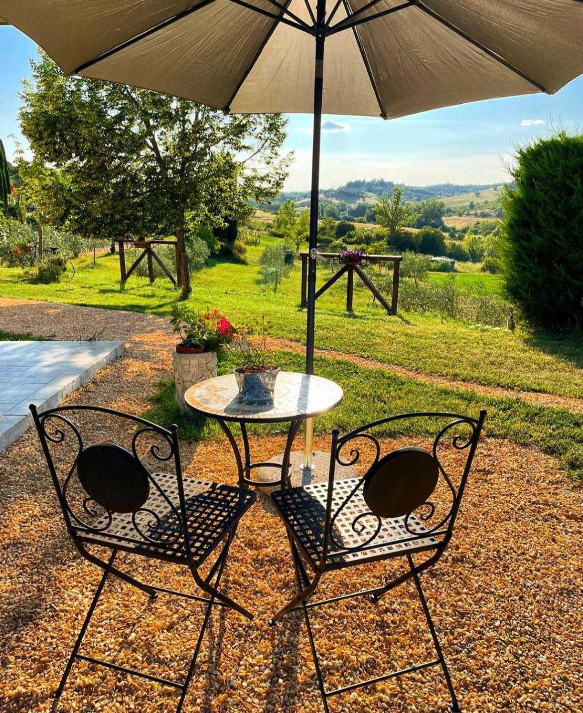 Agriturismo La Corte Del Sole Siena Exteriör bild