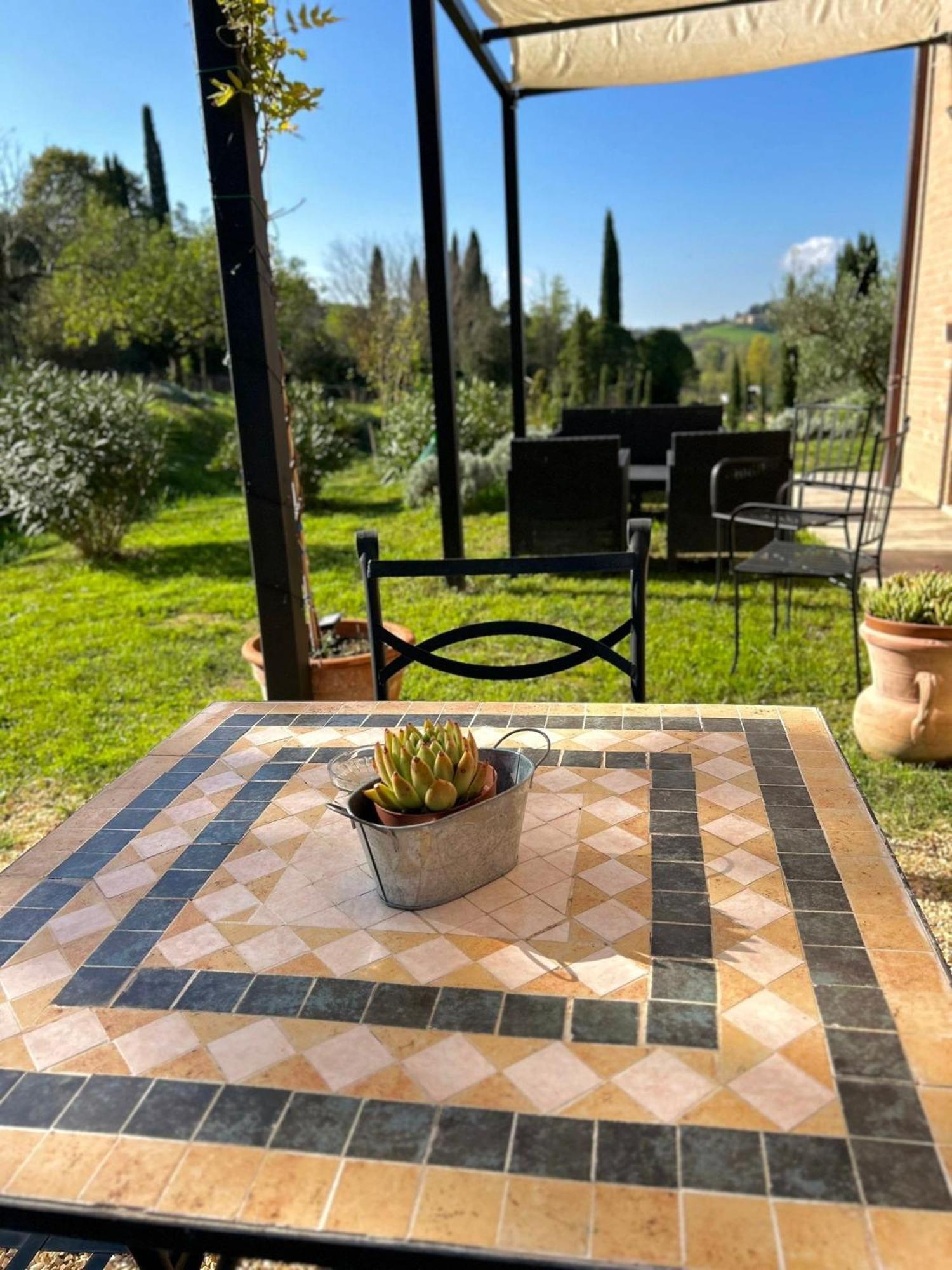Agriturismo La Corte Del Sole Siena Exteriör bild