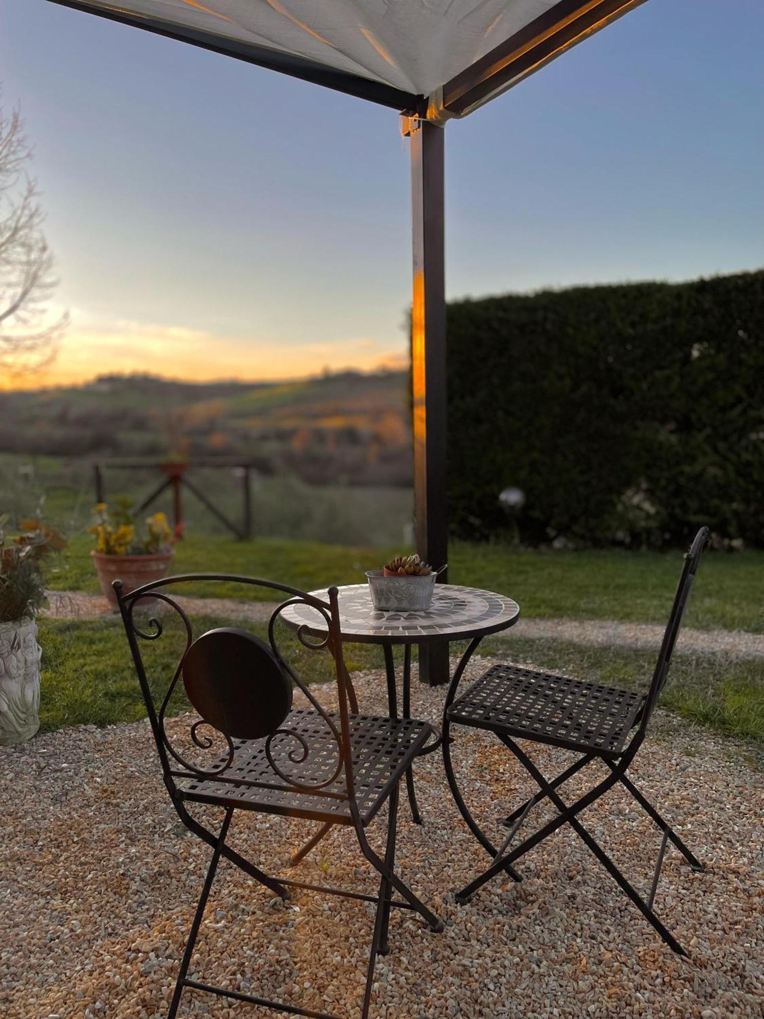 Agriturismo La Corte Del Sole Siena Exteriör bild