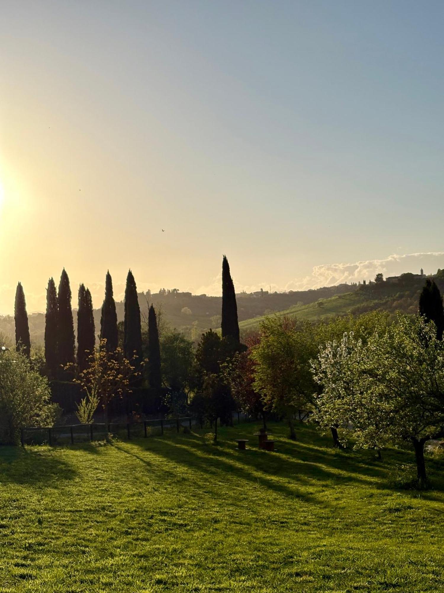 Agriturismo La Corte Del Sole Siena Exteriör bild
