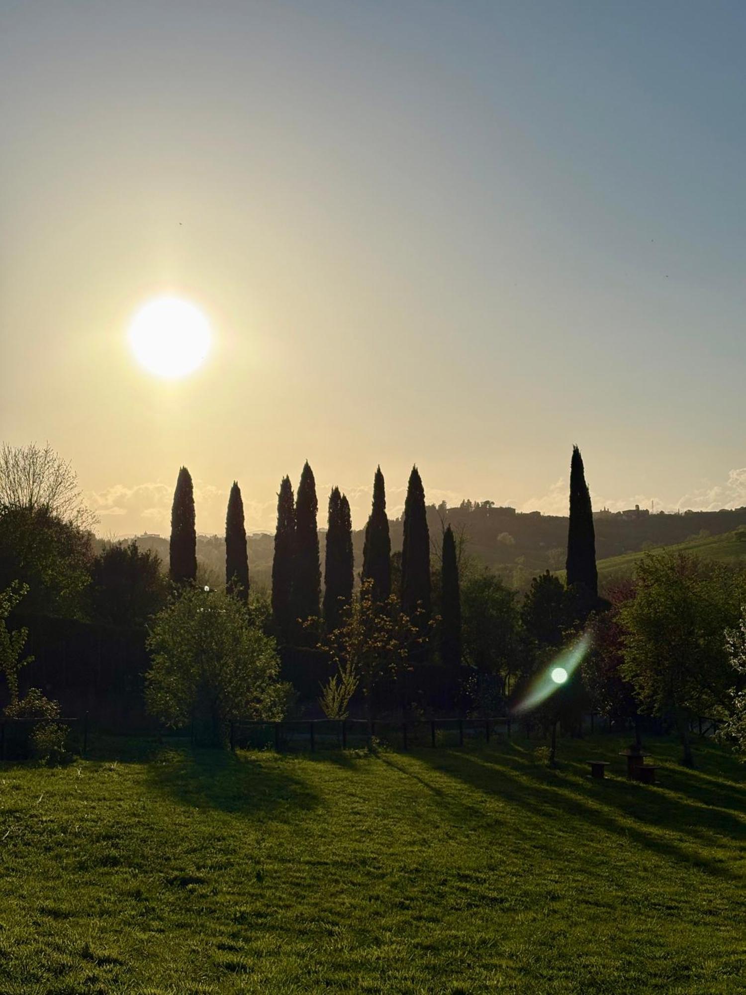 Agriturismo La Corte Del Sole Siena Exteriör bild